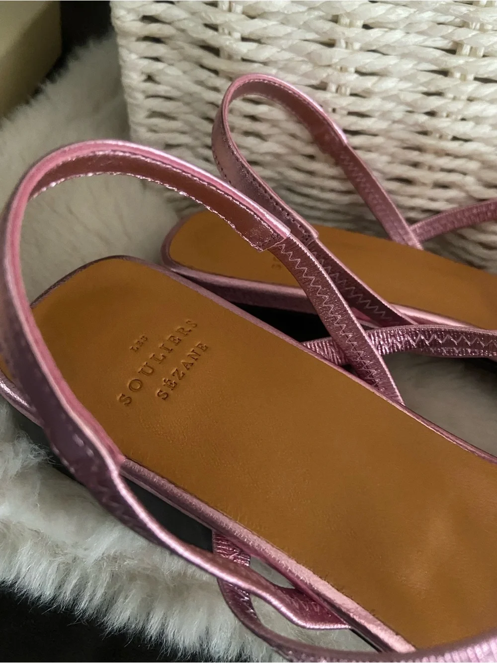 SEZANE HILLARY SANDALS IN METALLIC CANDY PINK